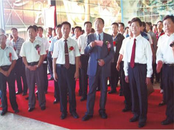 中廣協領導參觀洪海展廳 中廣協領導參觀洪海展廳